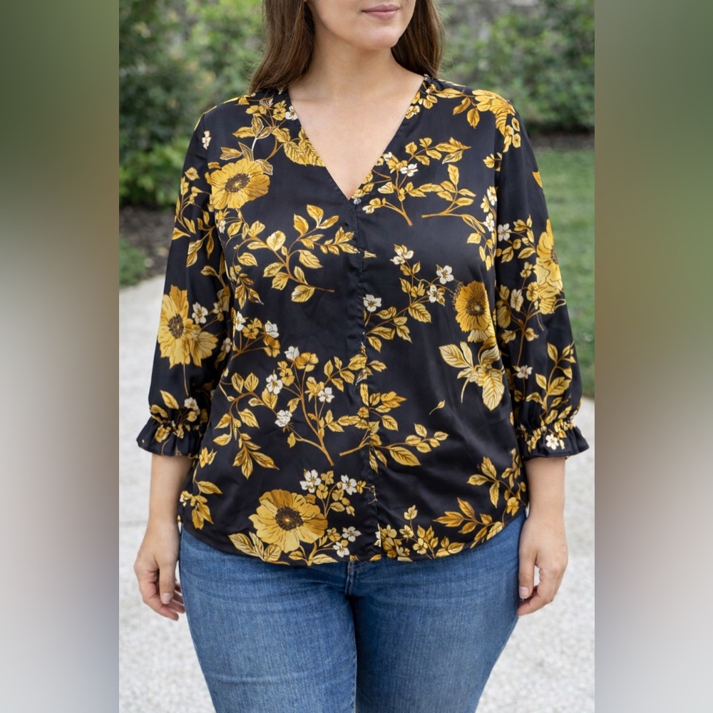 Zac & Rachel Black with Beige Floral Top size 2X - Picture 1 of 14